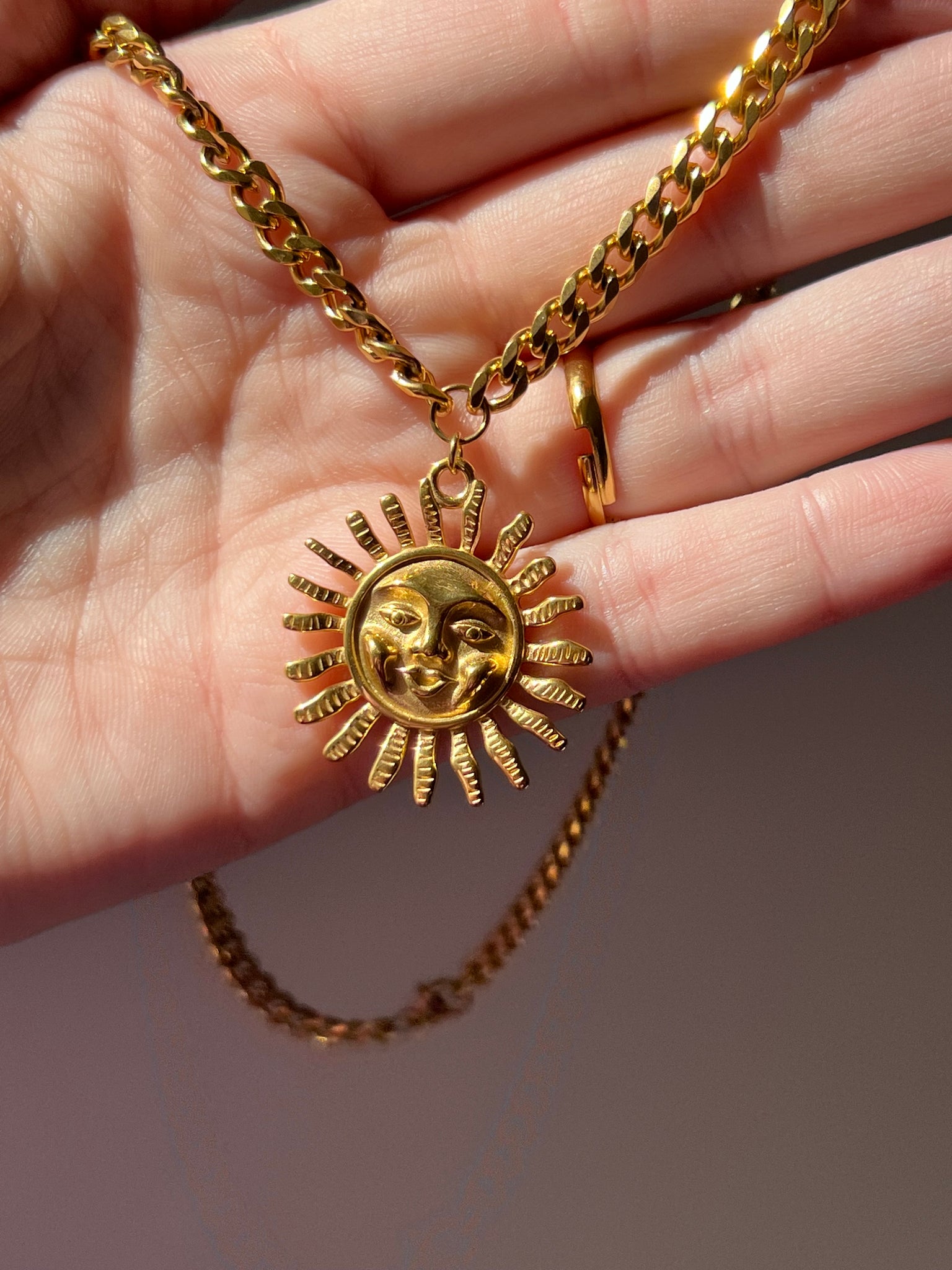 Zon Necklace